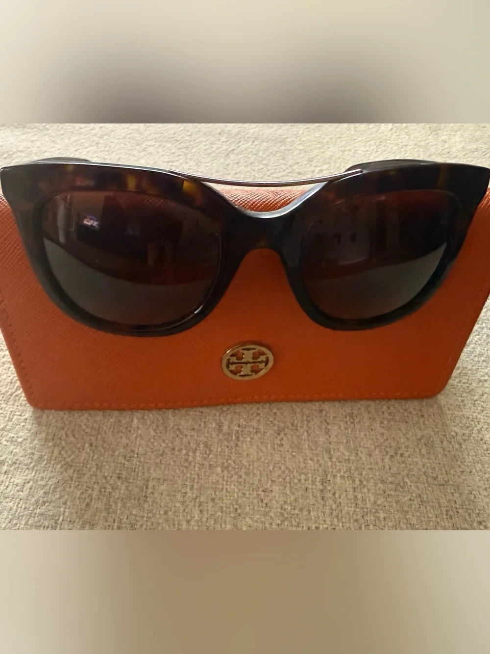 Tory Burch Tortoise Frame Sunglasses with brown lenses. Polarized. Case included